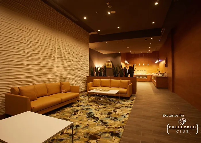 Secrets Sunny And (adults Only) 酒店