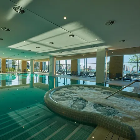 Secrets Sunny And (adults Only) 5* Napospart
